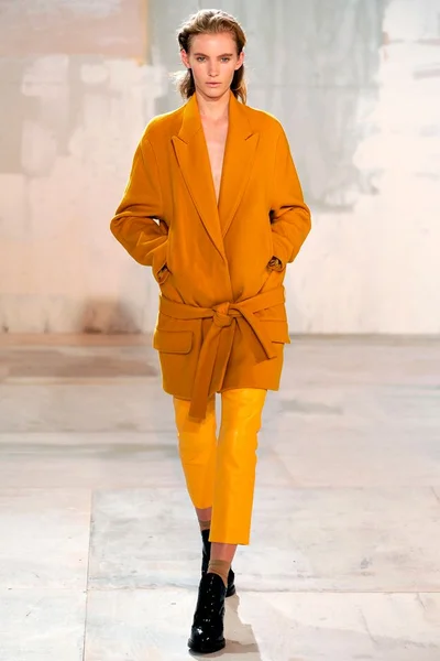 Look 17